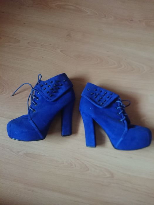 Bota azul bellissima