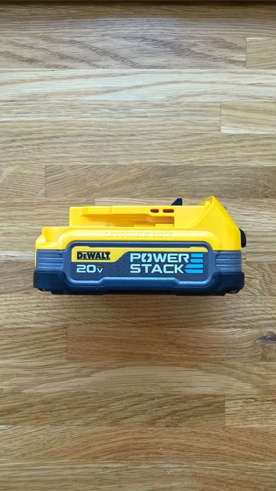 Акумулятори та зарядні пристрої DeWALT, Milwaukee, Makita