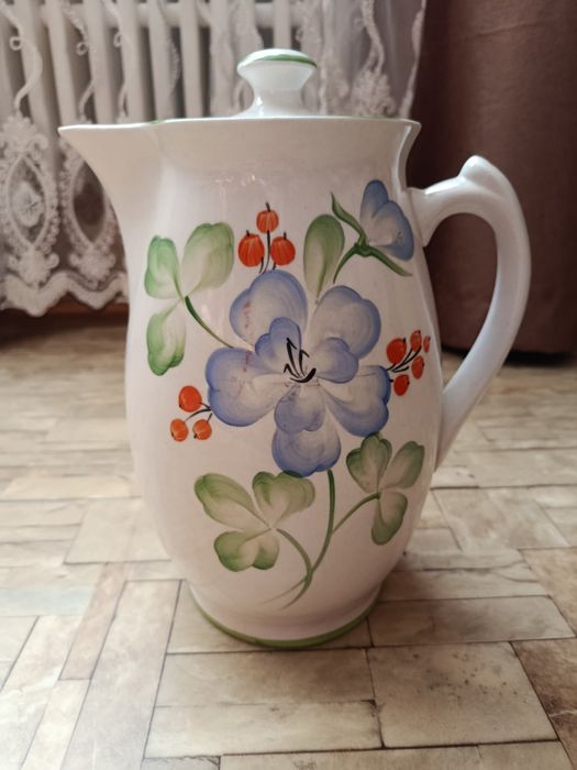 Продам новый кувшин с крышкой 3 л