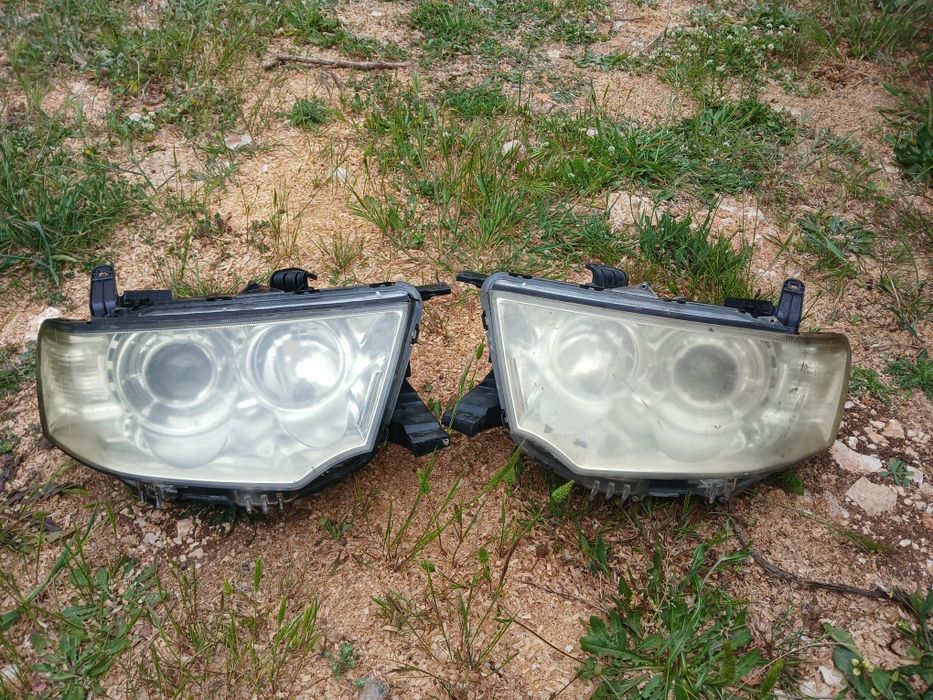 Faróis Mitsubishi L200