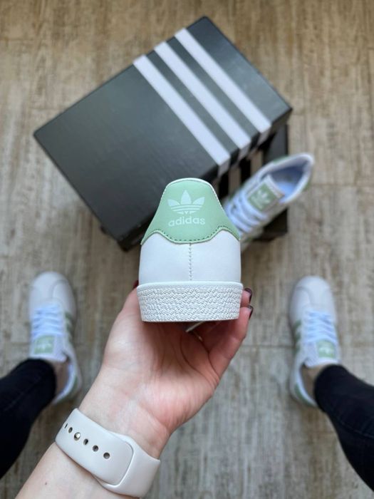 Адідас Газель Кросівки жіночі шкіряні Adidas Gazelle білі з зеленим женские Адидас газель белые  розмір 36,38,41