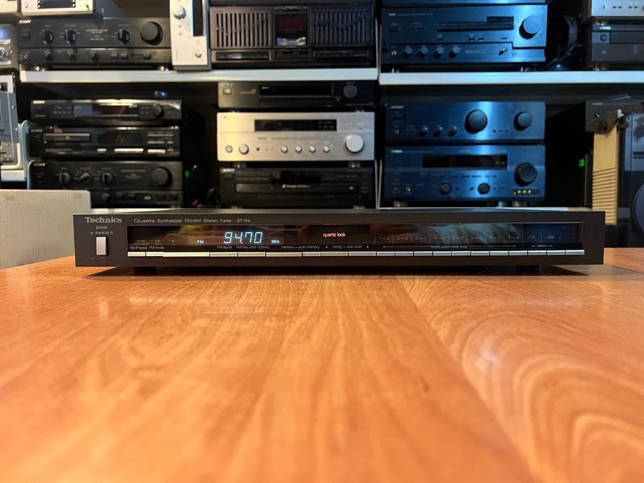 Tuner radiowy Technics ST-S4 Audio Room