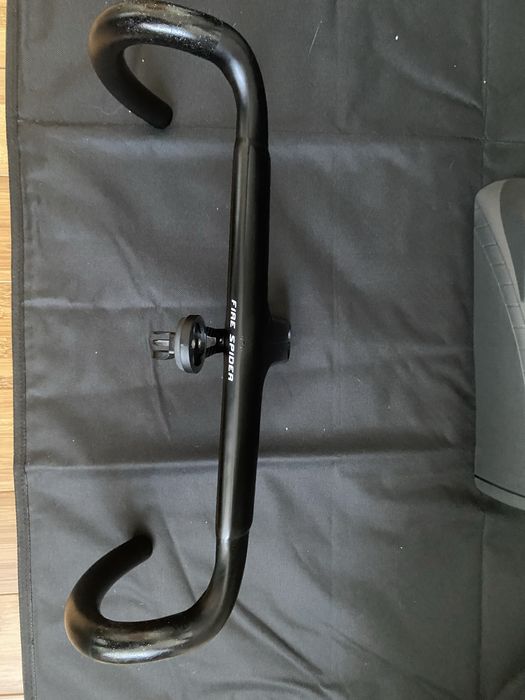 Karbonowa kierownica zintegrowana 100x400