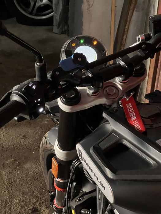 Husqvarna Svartpilen 125