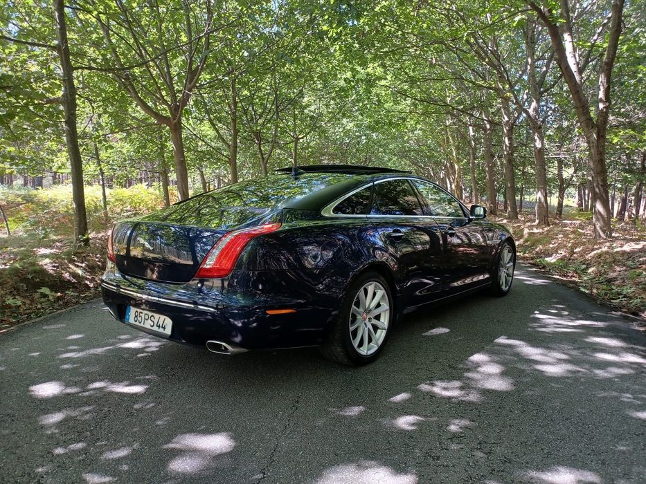 147.000 KM ANO 2015 JAGUAR XJ 3.0 D PORTFOLICO como novo possivel retoma para facilitar o negócio
