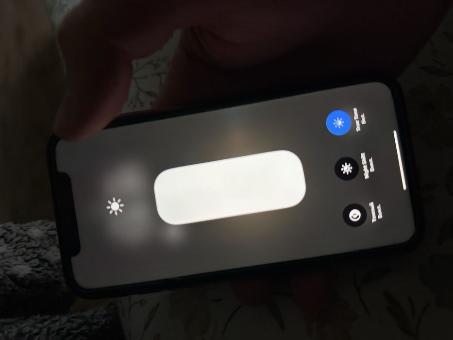 Айфон xr на 64г