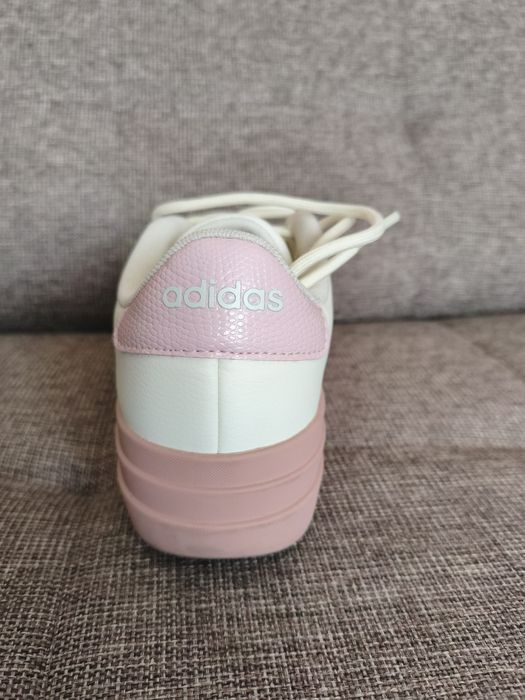 Damskie snakersy Adidas rozmiar 38