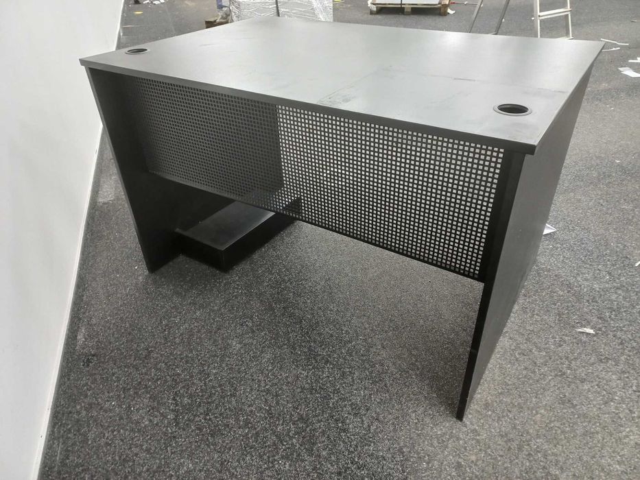 biurko wyposażenie biura sklepu magazynu