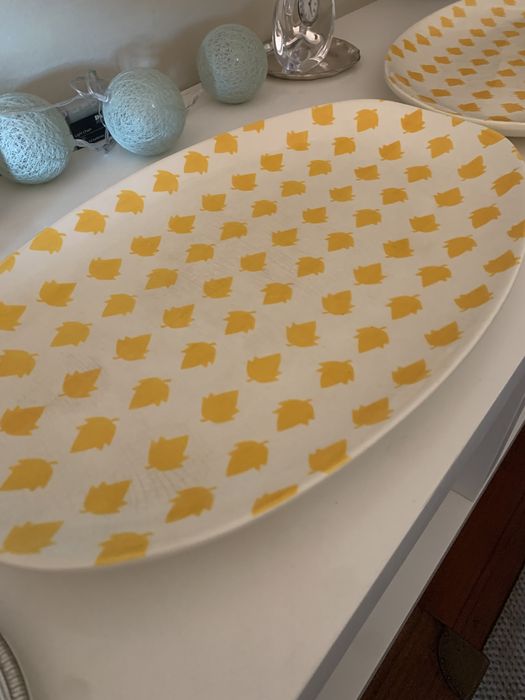 Conj 11 peças. 4 potes , 2 travessas, jarra pequena, jarra grande em vidro trabalhado, patinho loiça