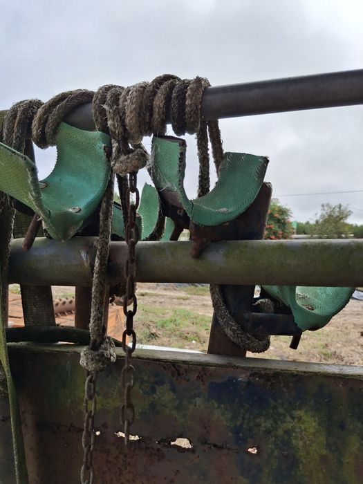 Tronco de Contenção usado em vacaria