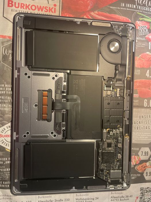 MacBook Air 13.3, 2020, i7 1.2 GHz, 16/512 Дефект!!!