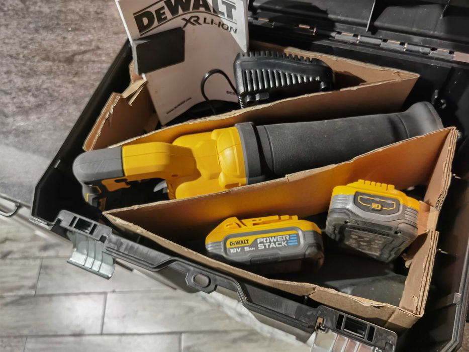 Piła szablasta dewalt dcs386 H2T + 2x 5ah DCBP518 powerstack