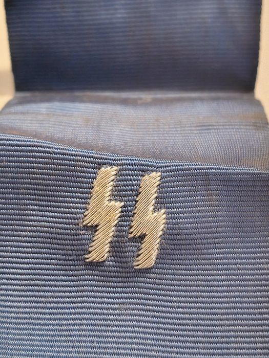 Militaria Medalha de 12 anos em  estojo das SS