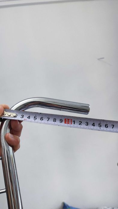 Кронштейн для одяну