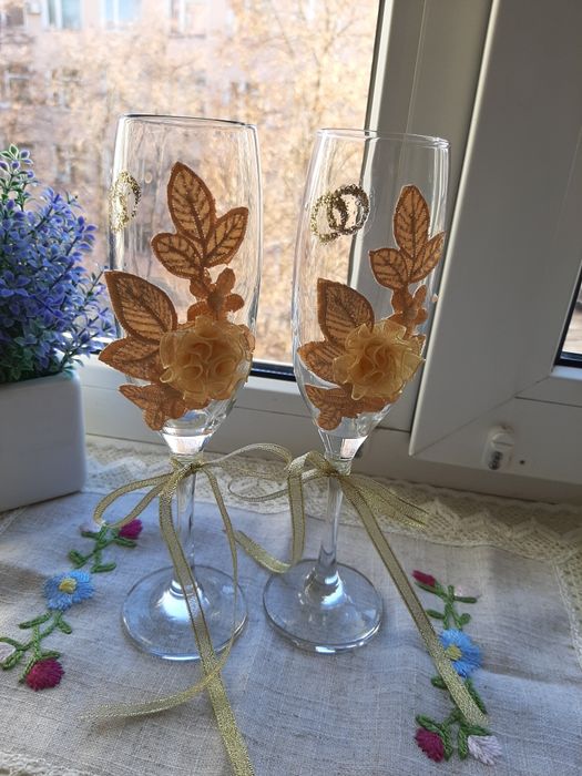 Продам весільні келихи