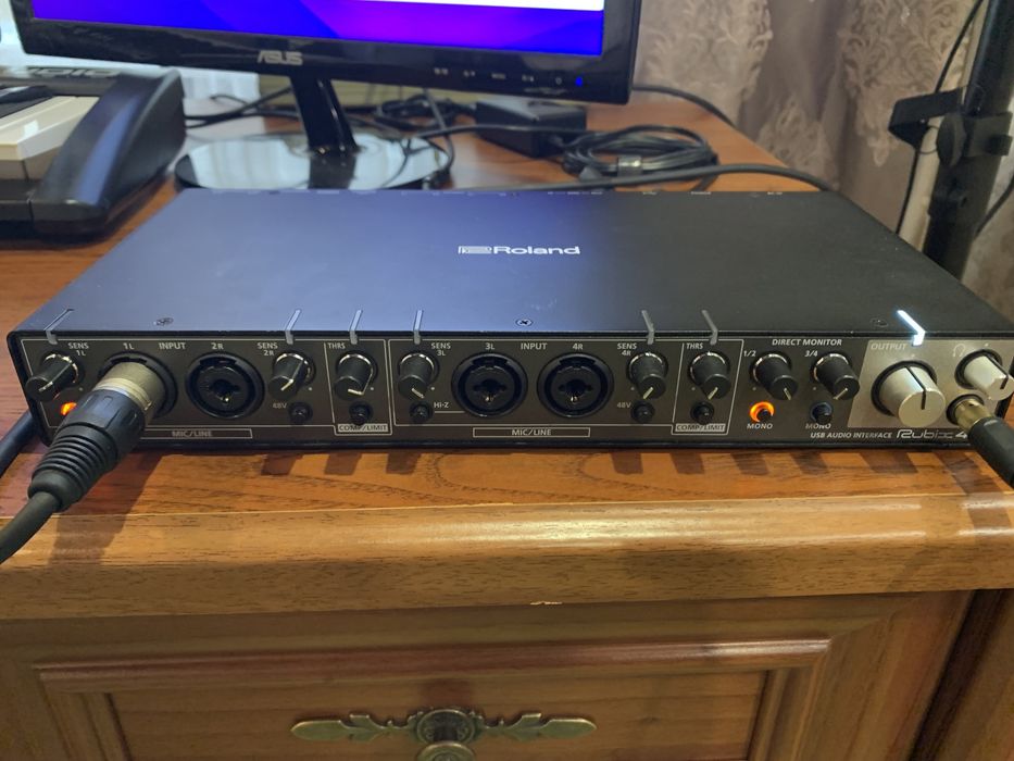 Roland rubix 44 хорошая звуковуха