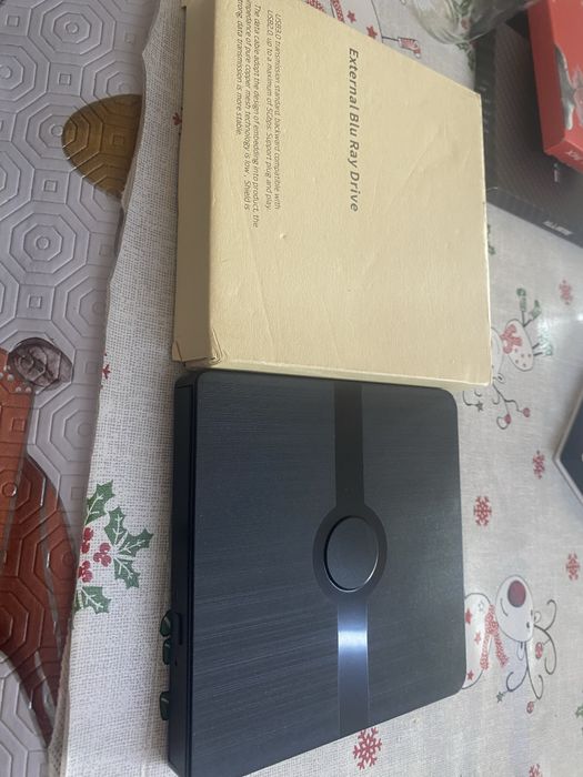 Leitor e gravador Blu-ray externa portátil (External Blu-ray Drive), modelo CB 31005.