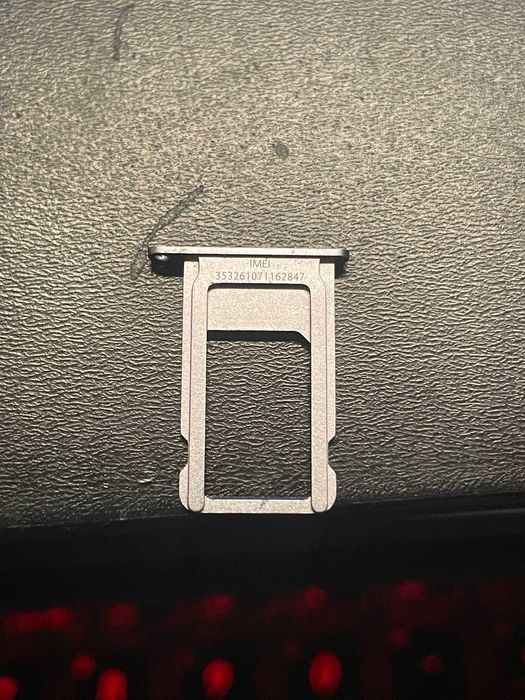 Dwa Iphony  6S na części lub do naprawy Apple  A1633 i A1688