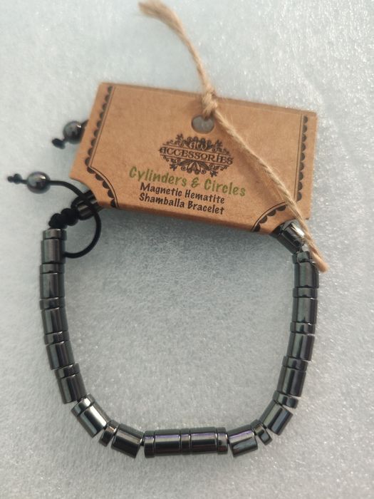 Pulseiras de pedras magnéticas.