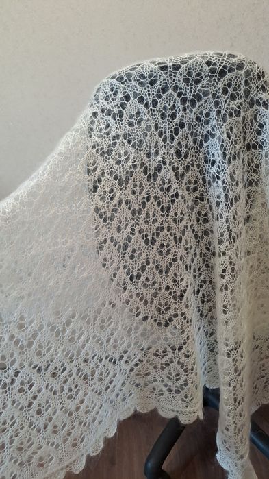 Шикарні пухові платки ручної роботи .