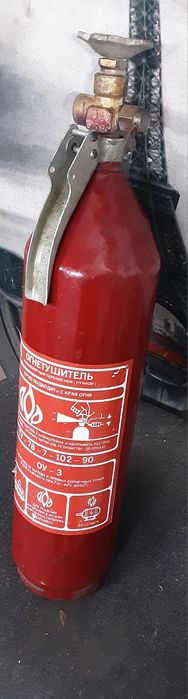 Балон вуглекислотного вогнегасника з вентелем 3 Л