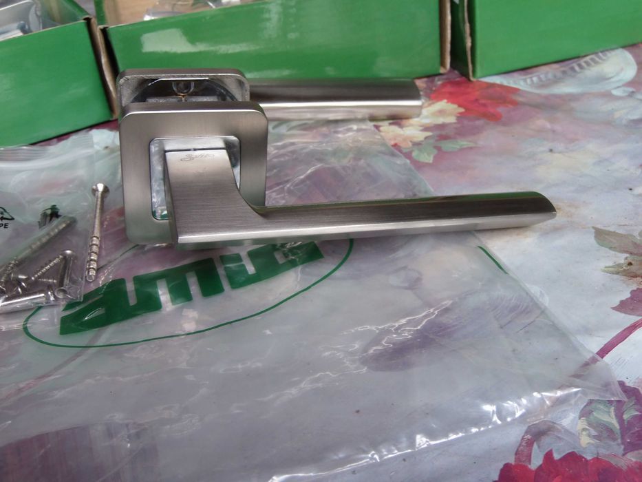 Дверна ручка Amig RAZOR SQ MSN ( Іспанія )