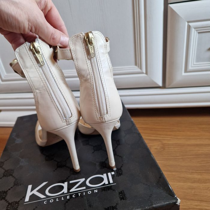 Szpilki Kazar skóra złoty liść