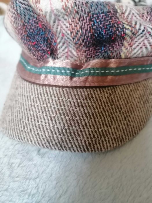Kaszkiet w kratkę lekko ocieplany