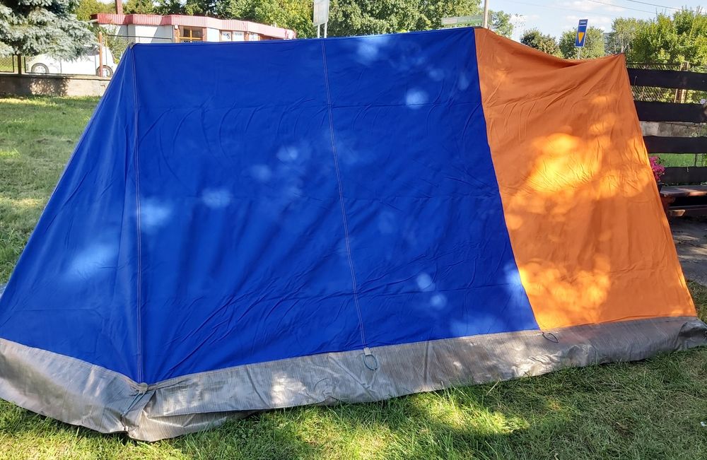 Namiot z tropikiem z czasów PRL