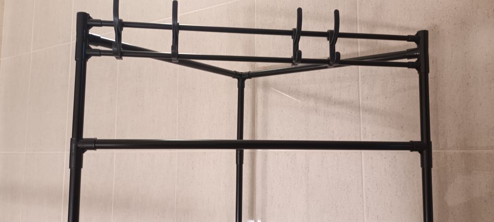 Cabide de canto impecável