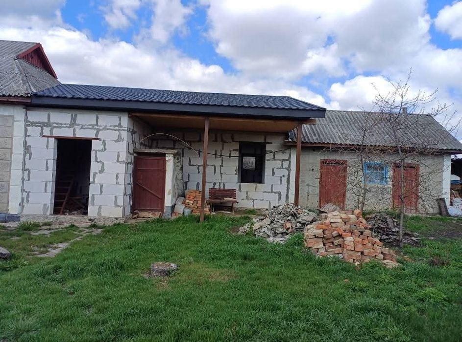Продам житловий будинок
Будинок та земельна ділянка за адресою с-ще Г
