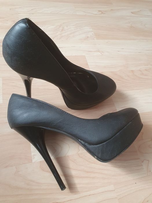 Buty szpilki koturna r40