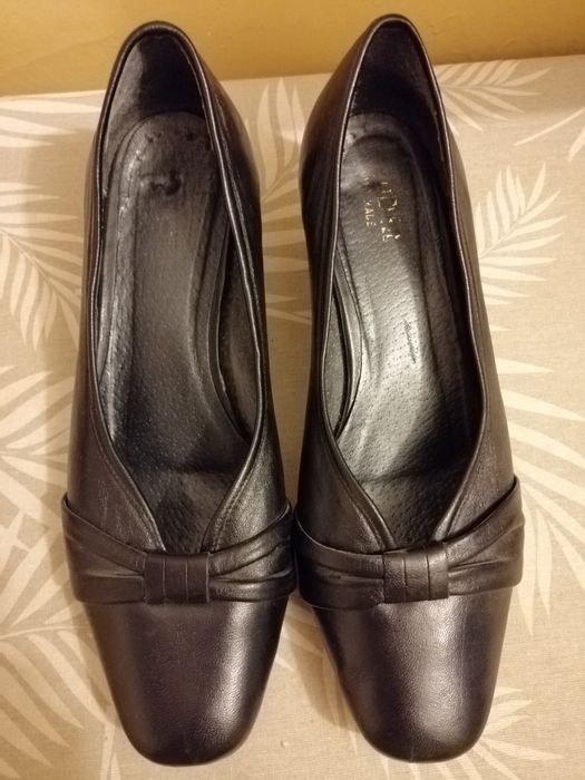 Skórzane buty na niskim obcasie