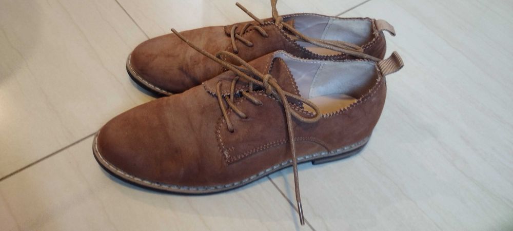 Buty damskie sznurowane