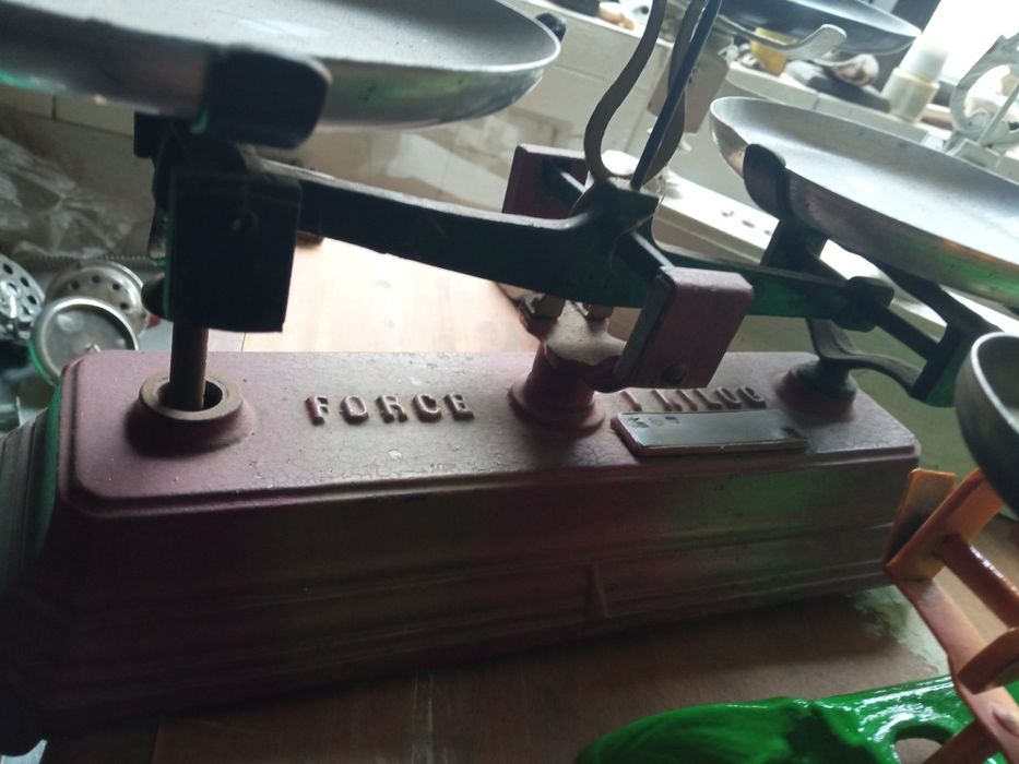 Balanças de kg e dois kg. completas