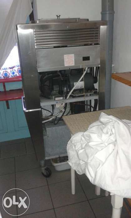 sprzedam automat do lodów ph71