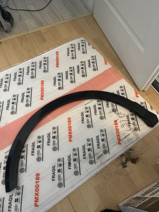 Audi Q2 81A listwa błotnika prawy tył