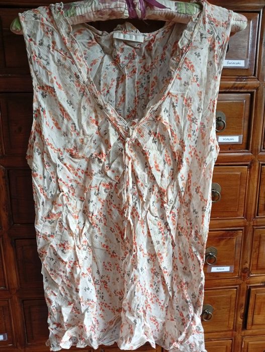 Bluzka letnia, zwiewna bez rękawów,