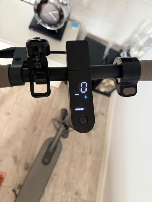 Hulajnoga elektryczna Xiaomi Mi 1s
