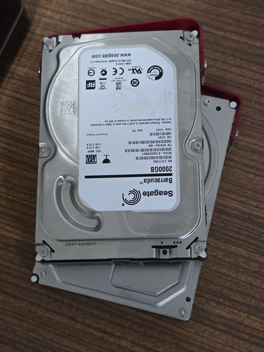 NAS D-Link + 2 discos 2000GB cada