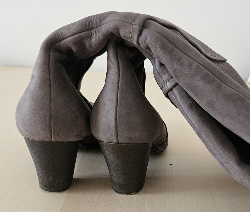Buty damskie, kozaki z  długa cholewką; 38; Tamaris; caffe latte, beż
