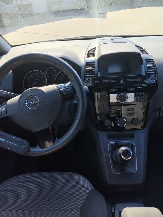 Opel Zafira 2011