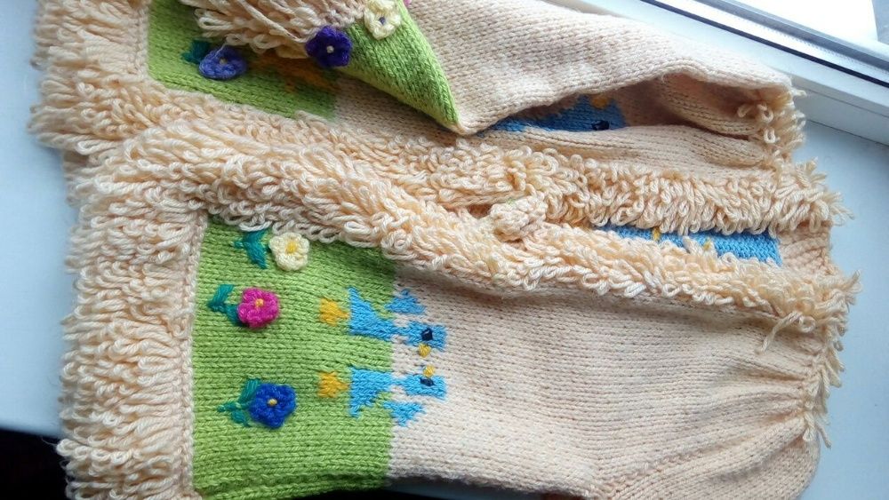 Вязаные детские кофточки