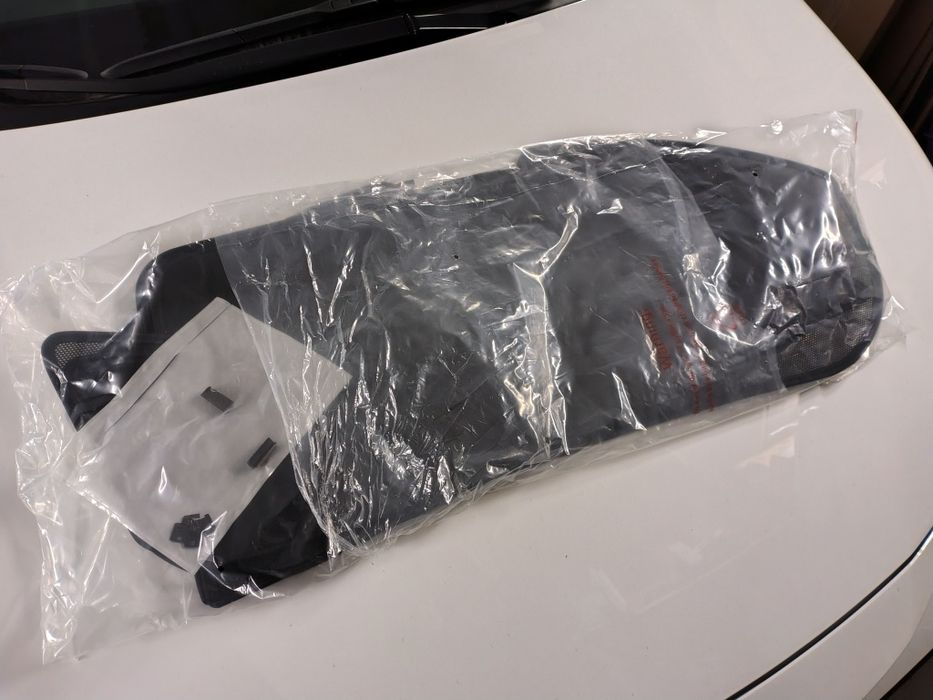 Nowe dywaniki wycieraczki do Toyota Corolla 58510-YYX40