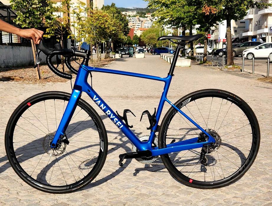 Bicicleta estrada, van rysel, carbono, sram rival 2x12, travão eletronico