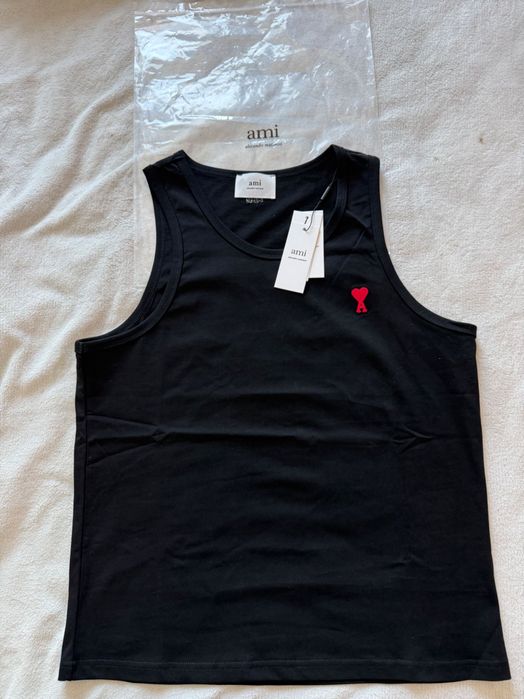 Męski T-shirt bez rękawów od marki Ami Alexandre Mattiuss