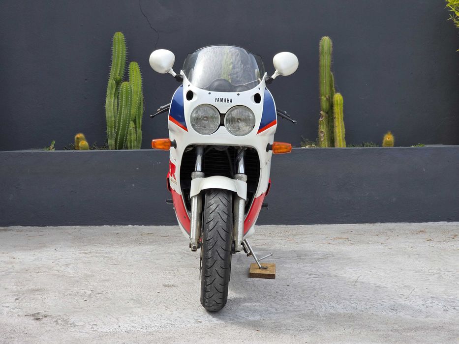 Yamaha FZR 1000 Genesis – 1987  Clássico de Coleção