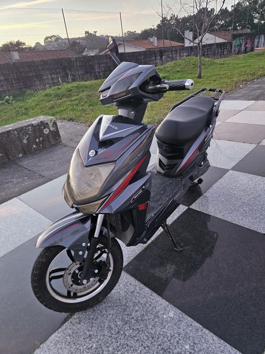 Vendo Mota eletrica com documentos