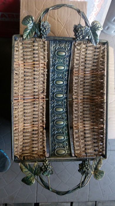 Большой поднос для фруктов чеканка,плетение,ковка