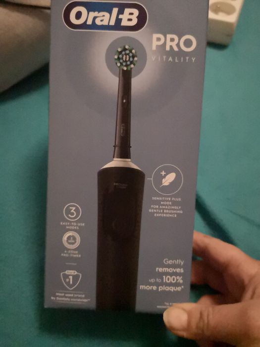 Elektryczna szczotka  do zębów oral b